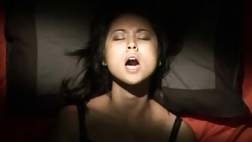 21 නැචුරල් වලින් සරාගී ස්ටේසි බ්ලූම් සමඟ අත්වැඩ කිරීමේ ක්‍රියාව