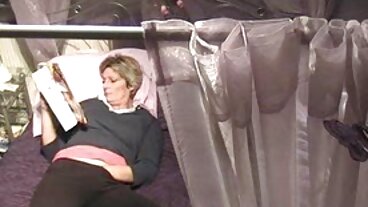 Smut Puppet වෙතින් සරාගී ස්ටේසි රිදී සමග එළකිරි ලිංගිකත්වය