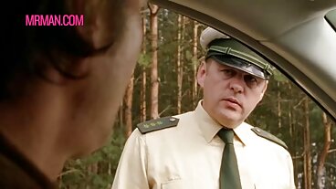 කණ්ඩායම් ස්කීට් වෙතින් උද්යෝගිමත් සෙරීනා ඇවරි සමඟ මිෂනාරි ඉස්කුරුප්පු ඇණ