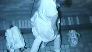 පර්ව් නගරයේ අං මයික් ඇඩ්‍රියානෝ සමඟ වක්‍ර දර්ශනය