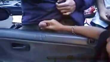 Bang වෙතින් අපූරු Sky Pierce සමඟ දිගු කකුල් සිනිඳුයි!