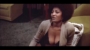 Reality Kings වෙතින් ලස්සන Stacy Jay සමඟ Doggystyle දර්ශනය