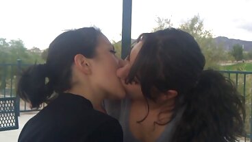 Team Skeet වෙතින් නියම Stevie Foxx සමඟ ගැඹුරු උගුරේ ලිංගික සංසර්ගය