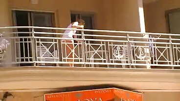 Xcoreclub වෙතින් සරාගී රියා සමඟ මධ්‍යම ප්‍රමාණයේ ටිට්ස් දර්ශනය