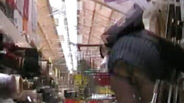 Bang Bros වෙතින් පොළඹවන Scarlit Scandal සහිත Handjob කාමුක දර්ශන