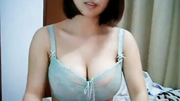 Evil Angel වෙතින් ප්‍රිෆෙක්ට් Leah Winters සමග Handjob කාමුක දර්ශන