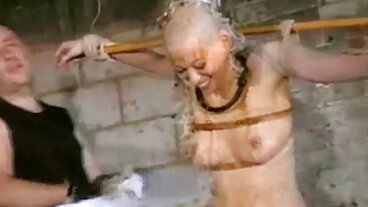 All Black X වෙතින් උණුසුම් ඇලිනා අලි සමඟ රැලි සහිත හිසකෙස් අසභ්‍ය දර්ශන