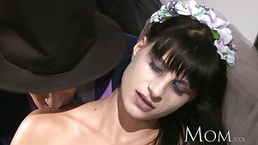 නව සංවේදනයන්ගෙන් අං ඇලිස් විස්බි සමඟ මිෂනාරි චිත්‍රපටය