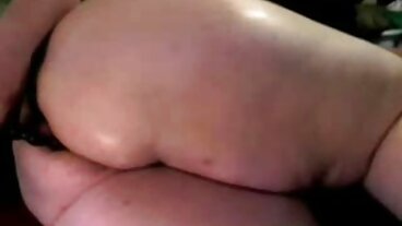 Bang Bros වෙතින් අලංකාර August Ames සමඟ දිගු කකුල් වීඩියෝව