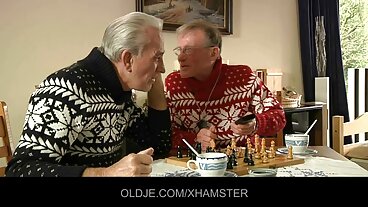 රියලිටි කිංග්ස් වෙතින් සිත් ඇදගන්නා සොෆියා ලී සමඟ සැඟවුණු දර්ශනය