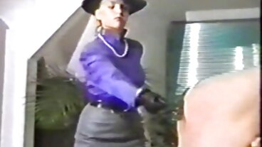 Scoreland වෙතින් ලස්සන Desiree සමඟ ප්‍රතිලෝම කව්ගර්ල් ඉස්කුරුප්පු ඇණ